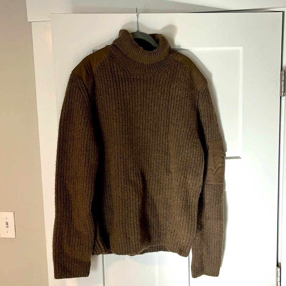 Alanui 100 percent cashmere turtleneck sweater, made in Italy